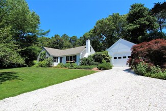14 Knowlton Ln, Marstons Mills, MA 02648