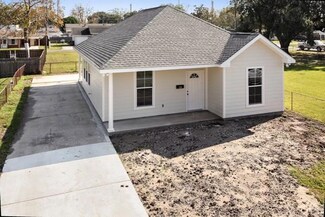 530 Marino Dr, Norco, LA 70079