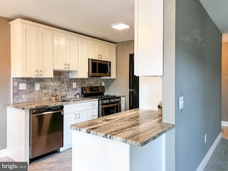 3825 Saint Barnabas Rd Unit 202, Suitland, MD 20746