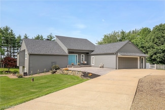 13645 Salem Church St NE, Paris, OH 44669