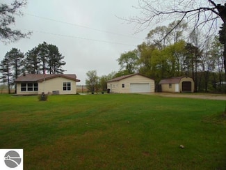 4960 W Fillmore Rd, Ithaca, MI 48847