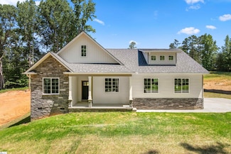 3135 E Croft Cir, Spartanburg, SC 29302
