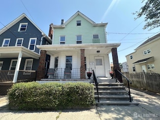 39 Guilden St, New Brunswick, NJ 08901