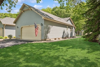 2639 Lake Court Cir Unit 81, New Brighton, MN 55112