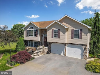 1136 Ashton Dr, Shippensburg, PA 17257
