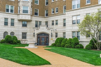 625 S Skinker Blvd Unit 701, Saint Louis, MO 63105