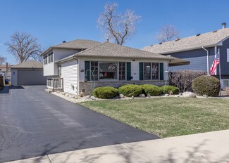 1136 N Ardmore Ave, Villa Park, IL 60181