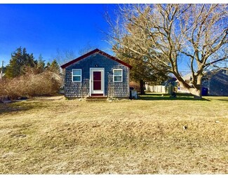 44 Capeview St, Fairhaven, MA 02719