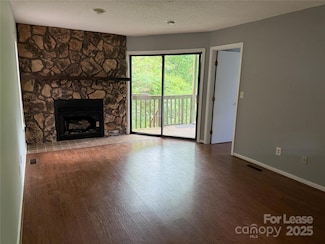 1420 11th Street Dr NW, Hickory, NC 28601