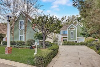 290 S Summertree Rd, Anaheim, CA 92807