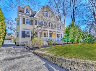 10 Sheffield Rd, Winchester, MA 01890