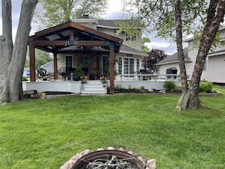 4106 Shoreview Ln, Whitmore Lake, MI 48189