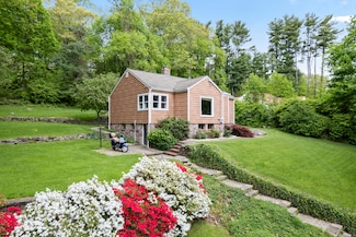 196 Harrison Rd, Cheshire, CT 06410