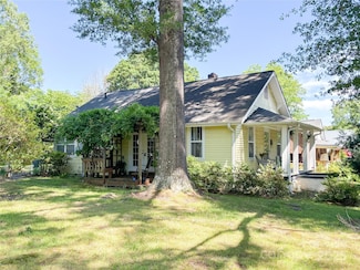 436 8th Avenue Dr NW, Hickory, NC 28601