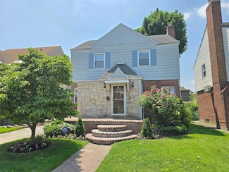 7610 174th St, Fresh Meadows, NY 11366