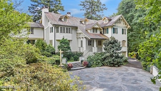 146 Brookside Dr, Greenwich, CT 06831