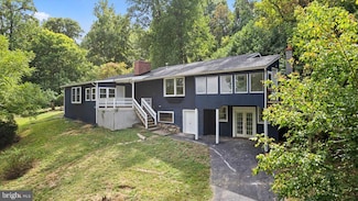 674 Harris Dr, Front Royal, VA 22630