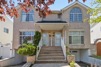 38 Sharrotts Rd, Staten Island, NY 10309