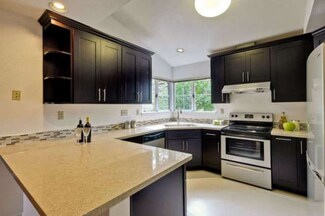1811 Parkview Green Cir, San Jose, CA 95131