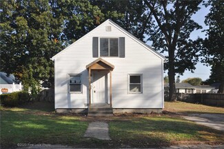 24 Mecca St, Cranston, RI 02910