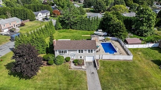 20 Diamond Ct, North Dartmouth, MA 02747