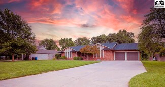 407 Ponderosa Ct, McPherson, KS 67460