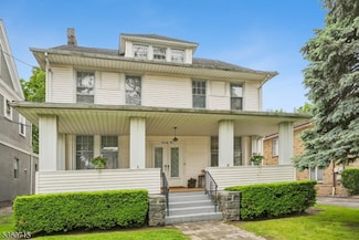 74 Oakdene Ave, Cliffside Park, NJ 07010