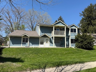 1306 Eder Ln Unit D, West Bend, WI 53095
