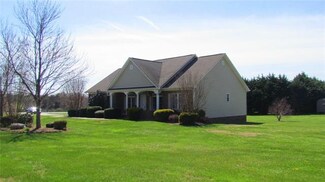 20 Maplewood Ln, Taylorsville, NC 28681