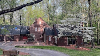 8209 Berry Dr, Evansville, IN 47710