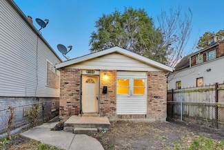 6733 S Throop St, Chicago, IL 60636