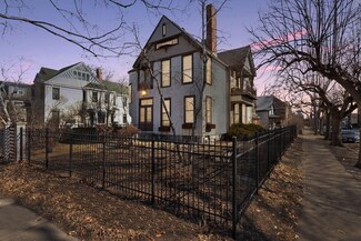 2121 3rd Ave S, Minneapolis, MN 55404