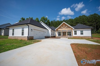 45 Betty Way, Scottsboro, AL 35769