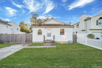 110 2nd Ave, Bay Shore, NY 11706