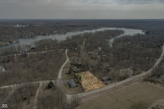 7165 Sweetwater Dr, Hamblen Township, IN 46164