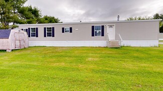 7 Tirrell Ave, Mechanic Falls, ME 04256
