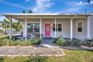 736 Rockland Dr, West Palm Beach, FL 33405