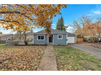 122 N Cole Ave, Molalla, OR 97038