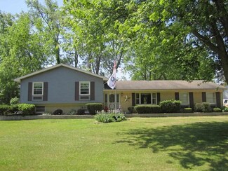 2 Pinetree Rd, Garrett, IN 46738