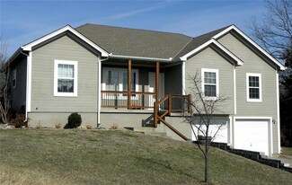 816 N Walnut Ln, Lone Jack, MO 64070