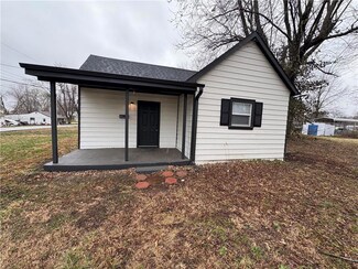 506 Cunningham St, Richmond, MO 64085