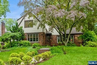 261 Kenilworth Rd, Ridgewood, NJ 07450