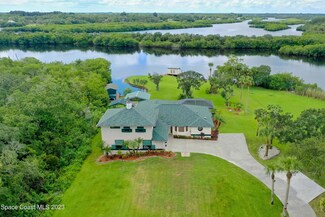 9691 Mockingbird Ln, Sebastian, FL 32976