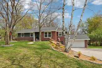 W279N2140 Prospect Ave, Pewaukee, WI 53072