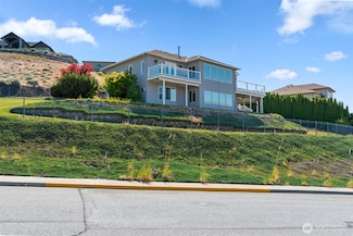 1809 Briarwood Place, East Wenatchee, WA 98802