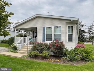 153 Aster Dr, New Providence, PA 17560