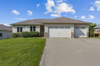 2136 Oakdale Ridge, Coralville, IA 52241