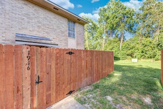 1916 Avenue B, Katy, TX 77493
