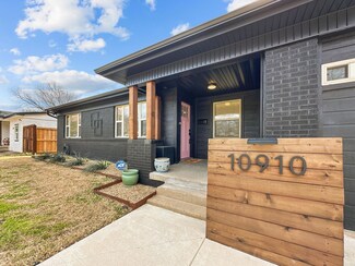 10910 Park Oak Cir, Dallas, TX 75228