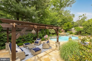5117 Pheasant Ridge Rd, Fairfax, VA 22030